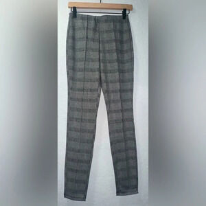 Tahari Black & White Plaid Easy Pull On Jegging
